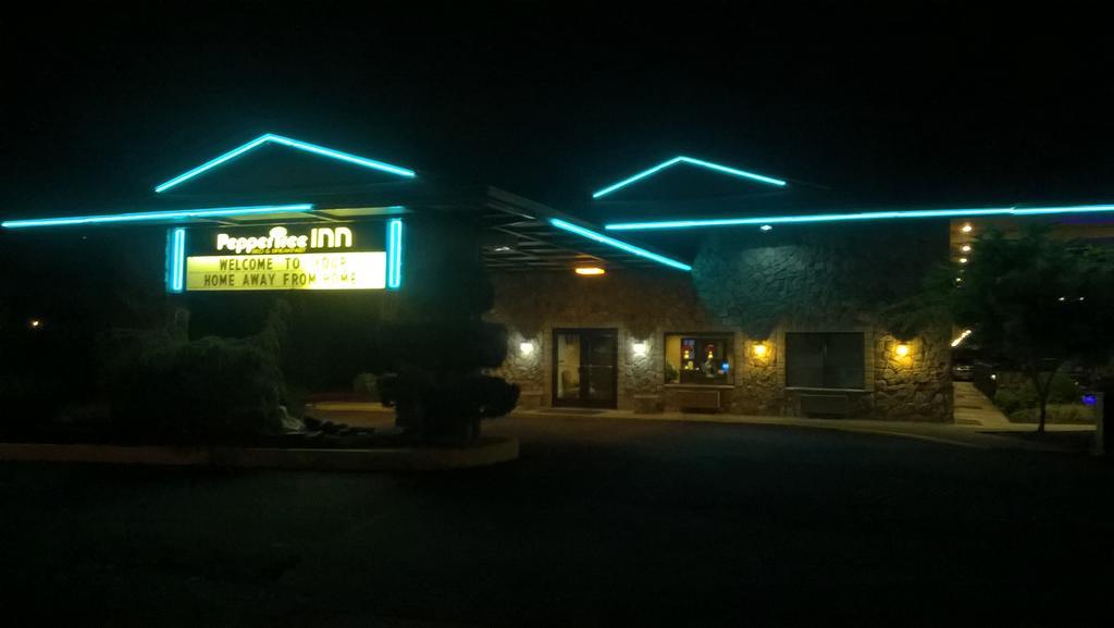 Pepper Tree Inn Beaverton Luaran gambar