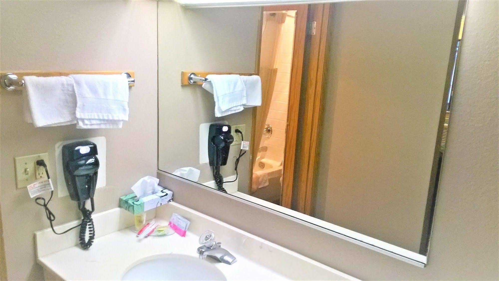 Pepper Tree Inn Beaverton Luaran gambar